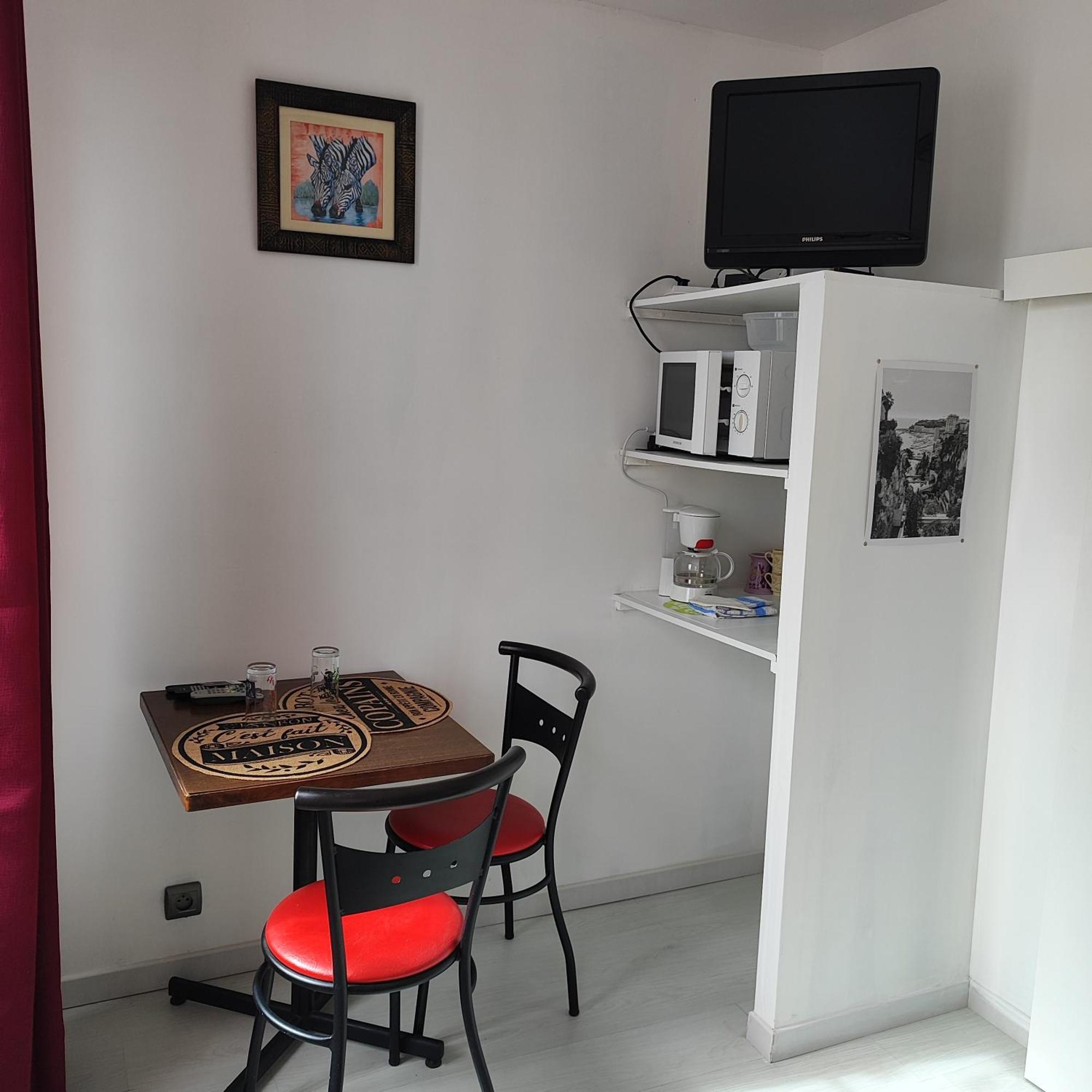 Gite Pour 6 Ou Chambre Pour 2 A Formigny Экстерьер фото