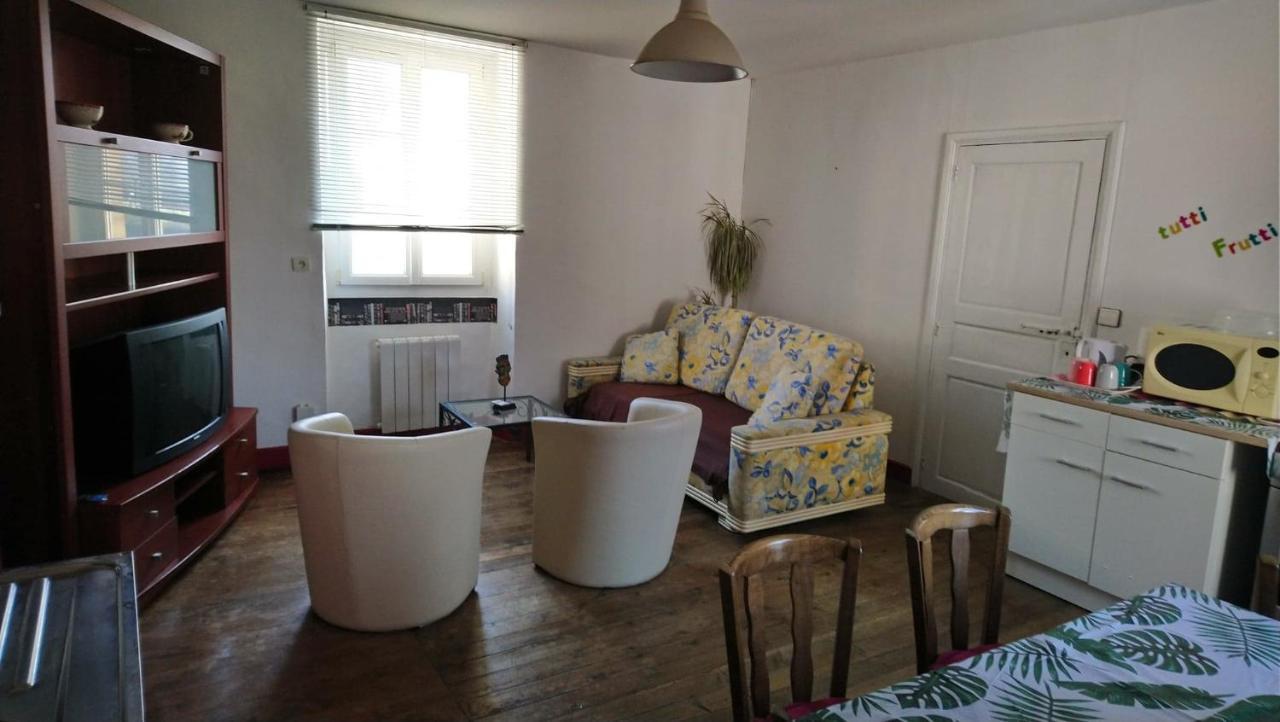 Gite Pour 6 Ou Chambre Pour 2 A Formigny Экстерьер фото